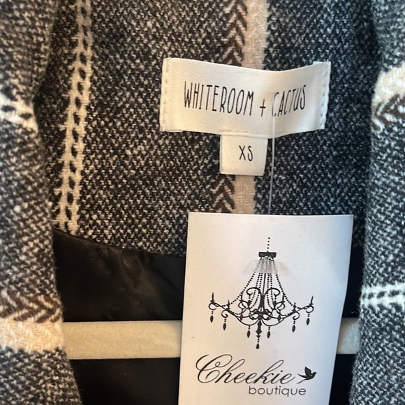 Striped coat - Picture 4 of 5